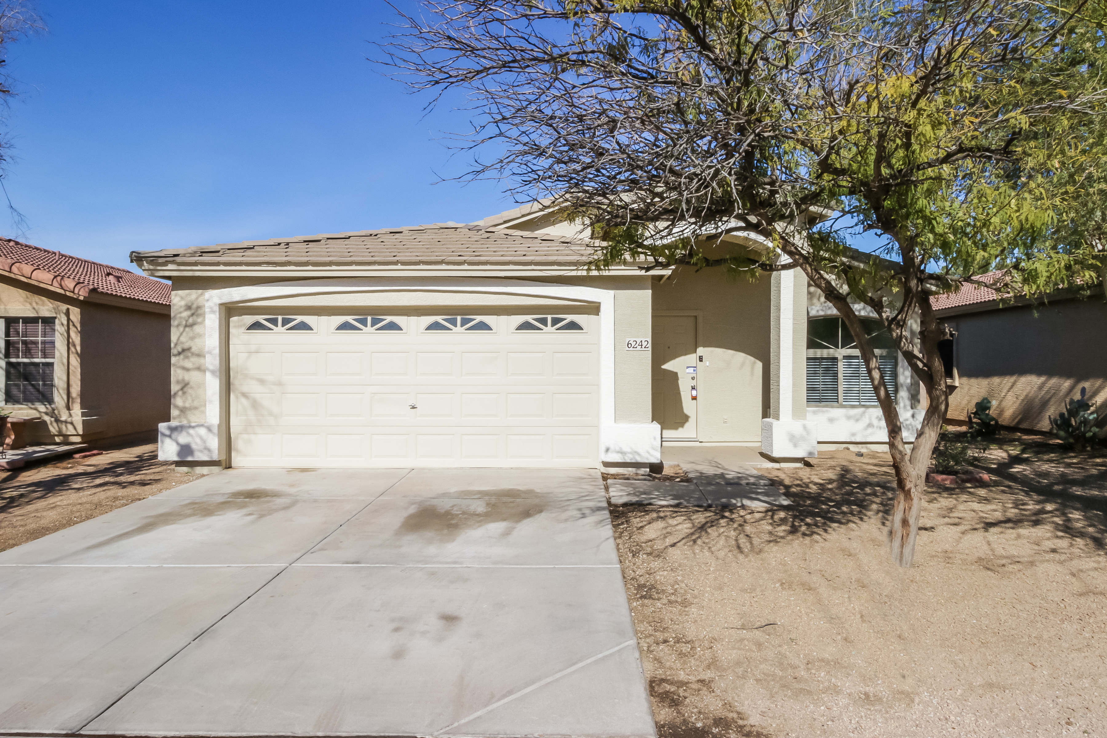 6242 W Illini St Phoenix, AZ 85043